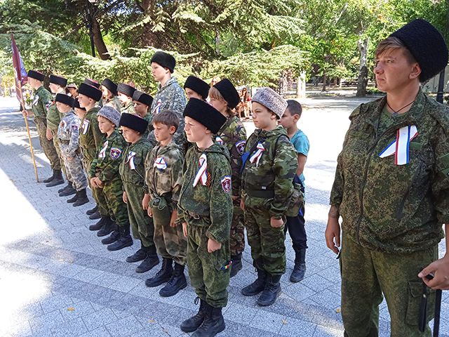 Феодосийские кадеты приняли участие в церемонии передачи останков бойца в Воронежскую область