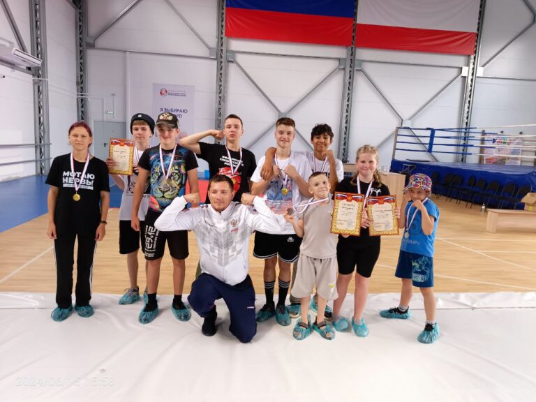 Джанкойские кадеты достойно проявили себя на соревнованиях по кикбоксингу в Керчи