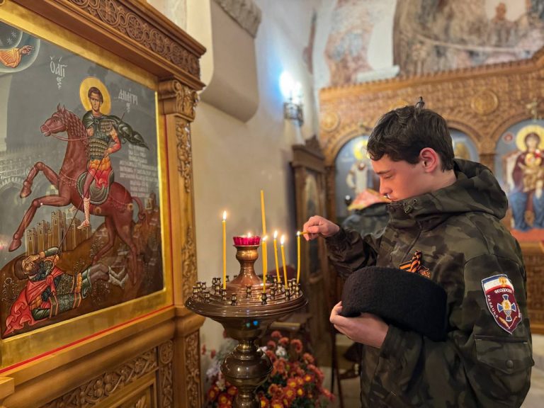 В день Святого Воина Димитрия Солунского в Феодосии состоялось освещения икон в память о героях СВО