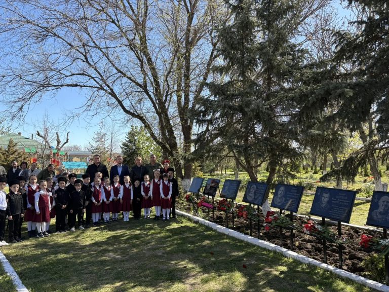 В память о героях СВО. В Зеленогорском открыли мемориальные доски погибшим воинам