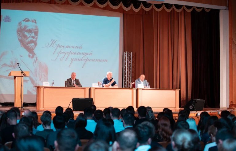 Встреча студенческого актива КФУ с Главой Республики Крым Сергеем Аксёновым