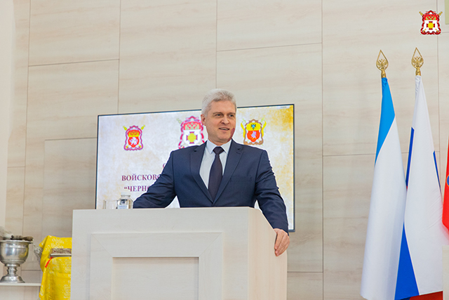 Врио Атамана ЧКВ Антон Сироткин поздравил директора Департамента общественной безопасности Севастополя Алексея Краснокутского с юбилеем
